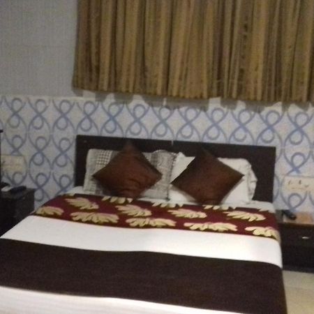Hotel Majesty Palace Bombay Esterno foto
