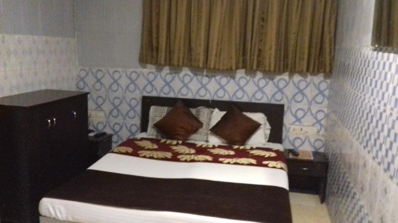 Hotel Majesty Palace Bombay Esterno foto